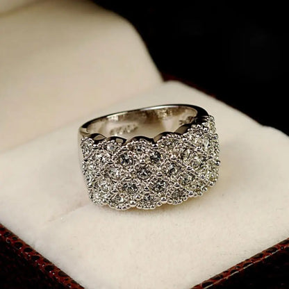 Luxury Ladies Rhinestone Inlaid Finger Ring Wedding Engagement Jewelry Gift